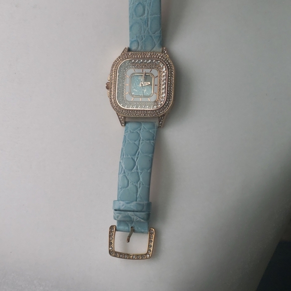 Watch - Picture 2 of 4